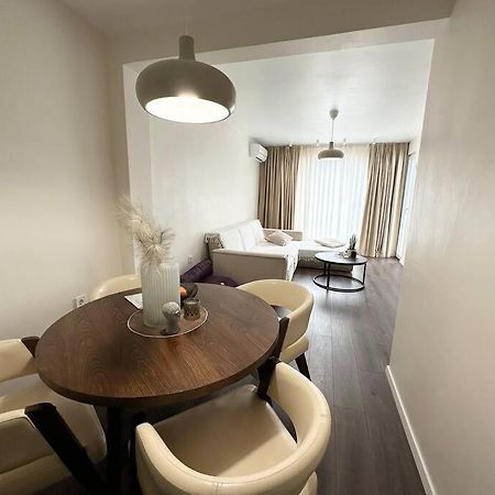 New Luxury Furnished Apartment - Beach, Varna Center & Fast Wi-Fi Екстериор снимка