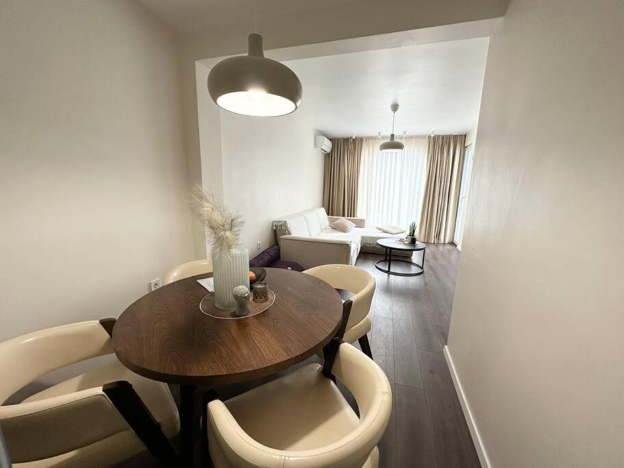 New Luxury Furnished Apartment - Beach, Varna Center & Fast Wi-Fi Екстериор снимка