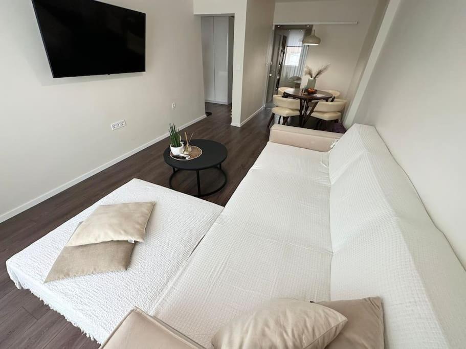 New Luxury Furnished Apartment - Beach, Varna Center & Fast Wi-Fi Екстериор снимка