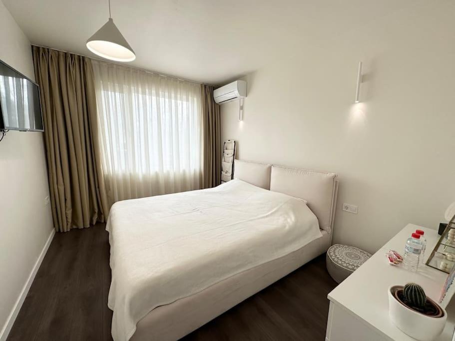 New Luxury Furnished Apartment - Beach, Varna Center & Fast Wi-Fi Екстериор снимка