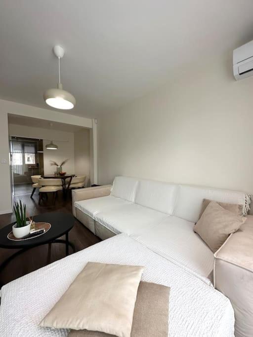 New Luxury Furnished Apartment - Beach, Varna Center & Fast Wi-Fi Екстериор снимка
